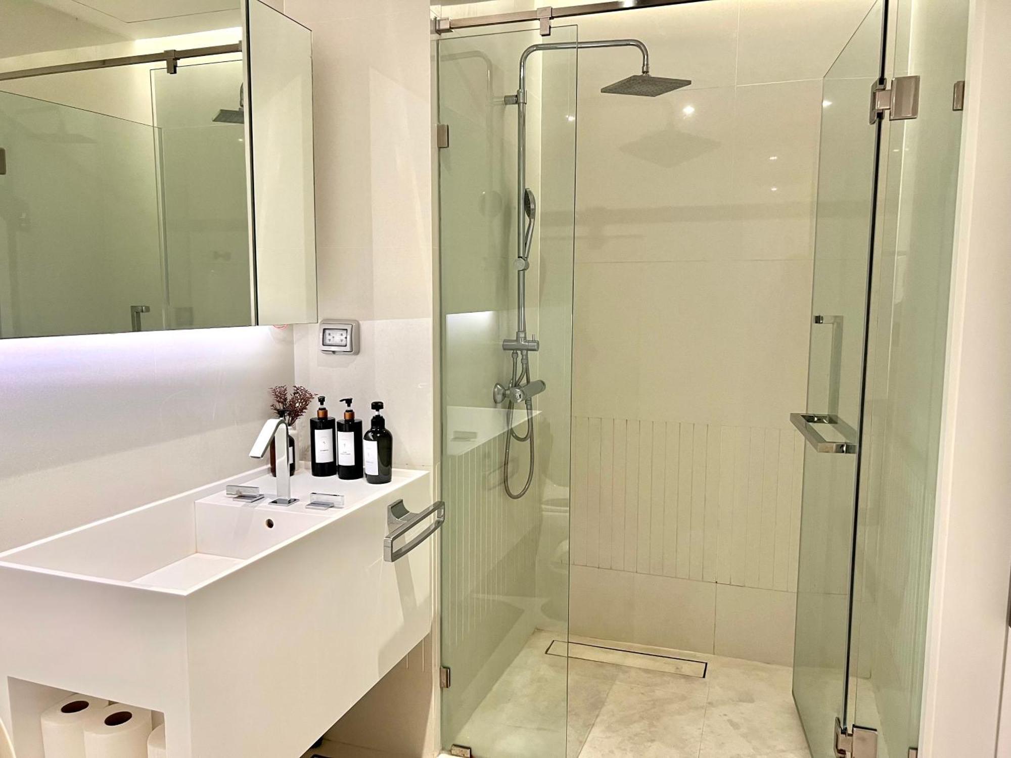 Sukhumvit 11#Luxury#Pool#Gym#Bts Nana&Mrt Sukhumvit#1Br#Max2Ppl Apartment Bangkok Ngoại thất bức ảnh